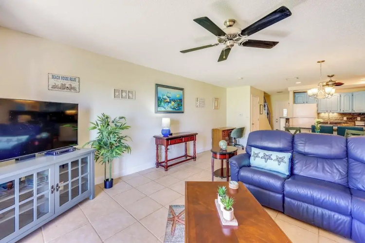 Oceanfront Ormond Beach Condo: Patio, Pool Access!