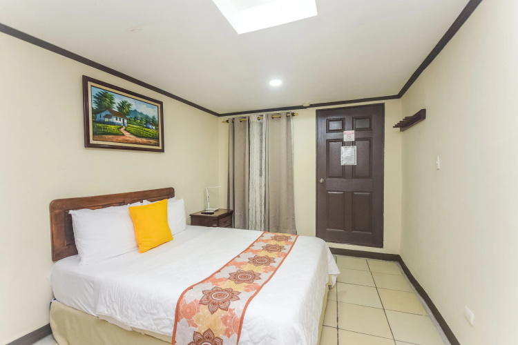 Berlor Airport Inn