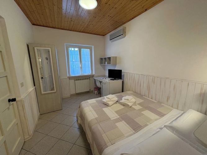 Economy room