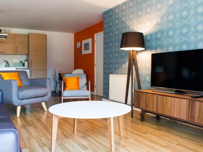 2 Bedrooms Apartment