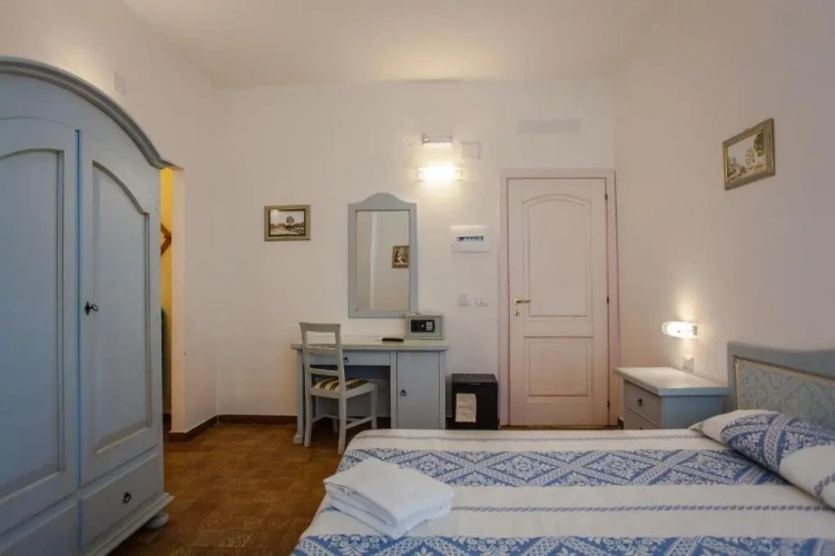 Classic Quadruple room