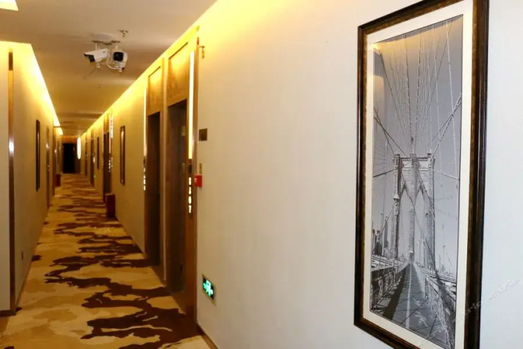 James Joyce Coffetel Chongqing Jiefangbei Pedestri