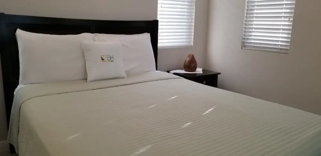 1 Bedroom Luxury Apartment with balcony