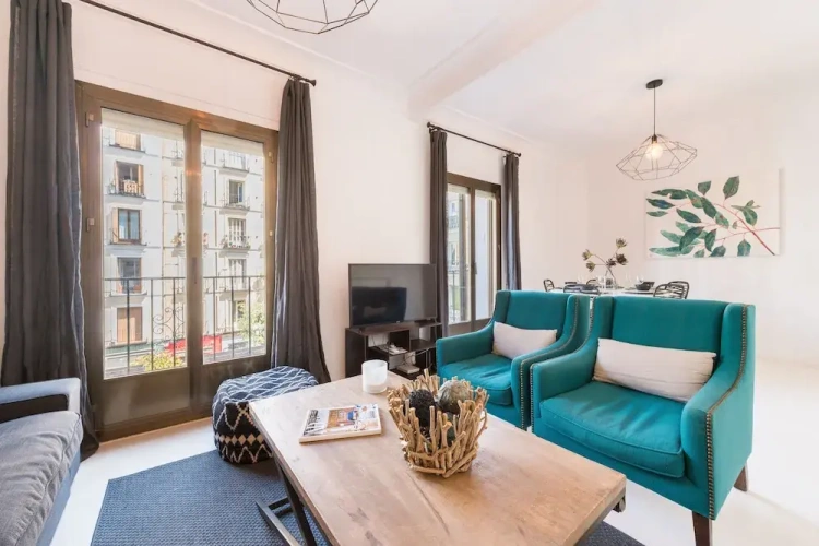 3 Bedrooms Apartment