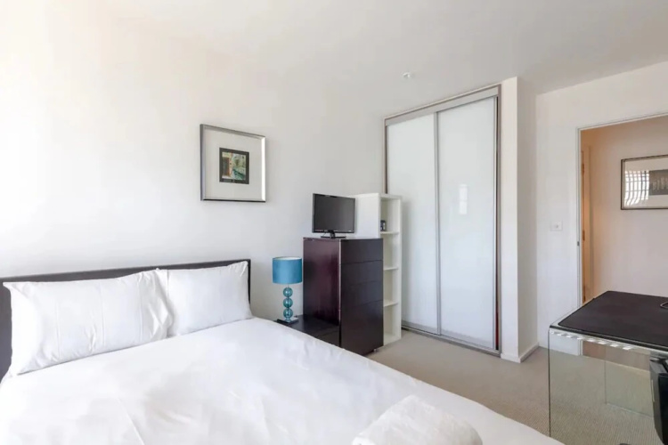 Modern 2BD Flat With a Balcony - Wandsworth