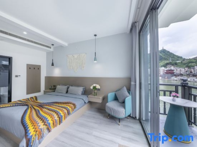 Standard Double room with balcony and with river view