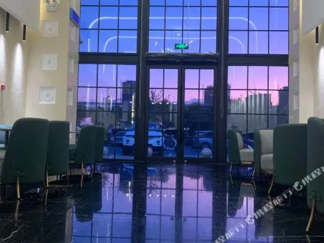Rose Star Moon Selected Hotel