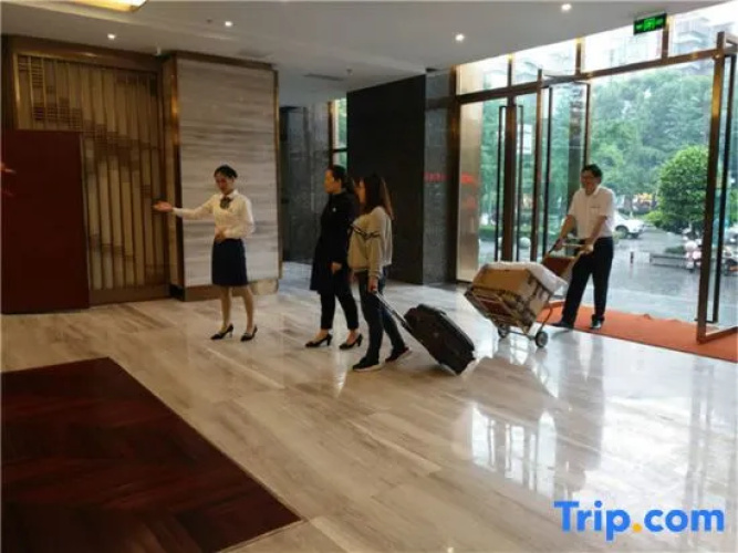 Xinhua Hotel