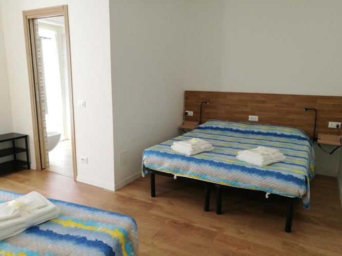 Standard Triple room