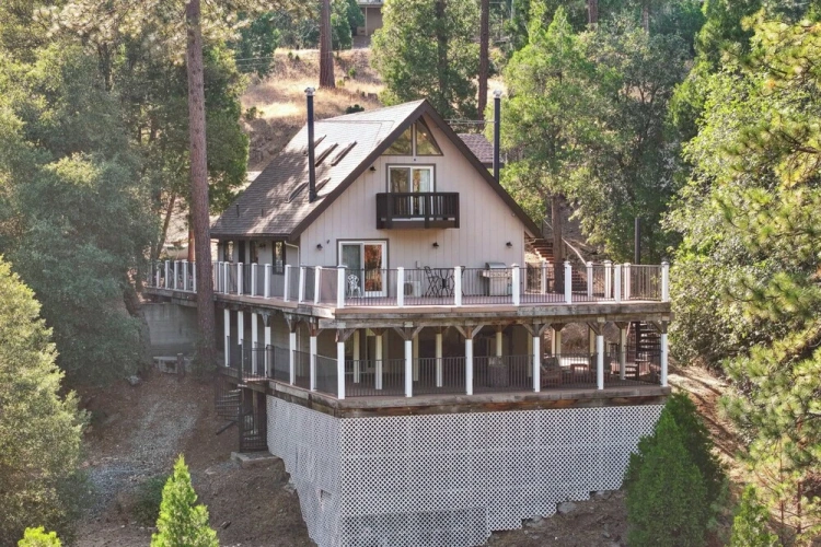 6 Bedrooms Cottage with balcony