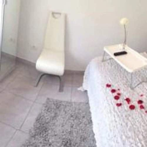 Modern Apt wifi & sat tv, close to las Vistas