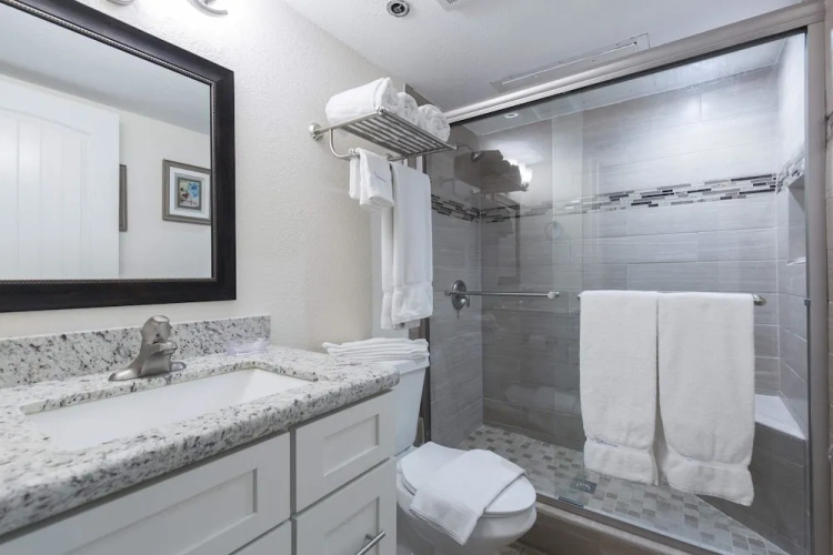 Inverness Condominium 1003