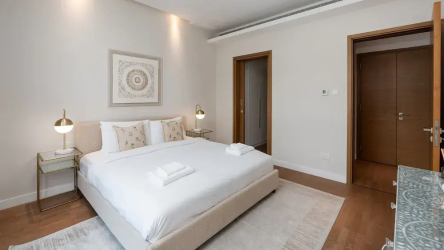 Bright Modern 1BR in City Walk