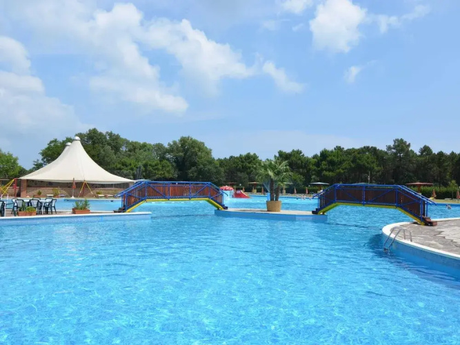 Bungalow by Beach With Water Park Fun
