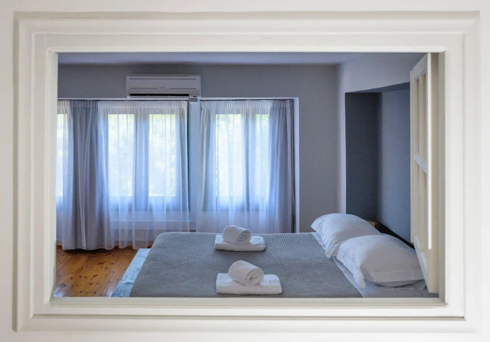 Lydia Lithos Houses