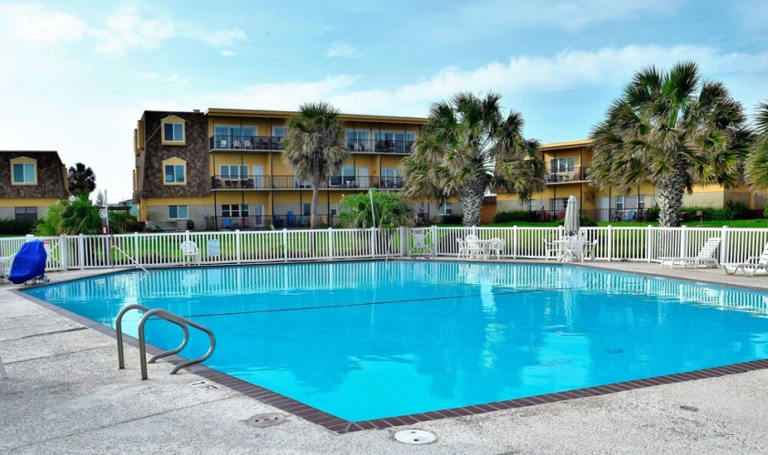 Beachfront Penthouse - Three Bedroom Condo