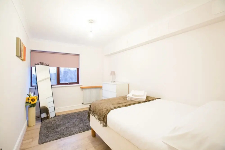 Three Bedroom Limehouse