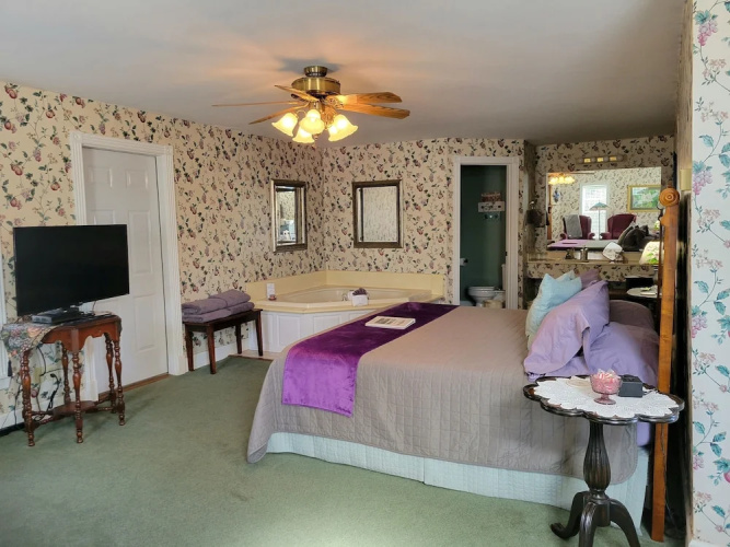 Evening Shade Inn