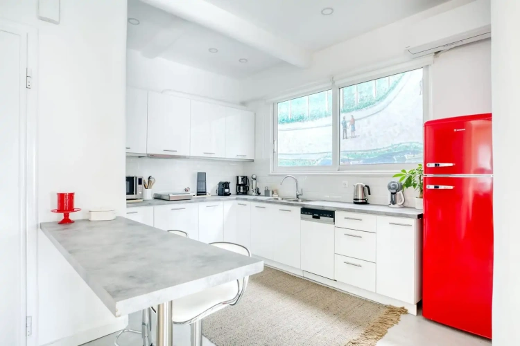3 Bedrooms Apartment
