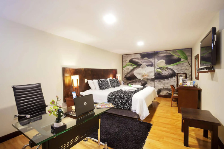 Loft Hotel