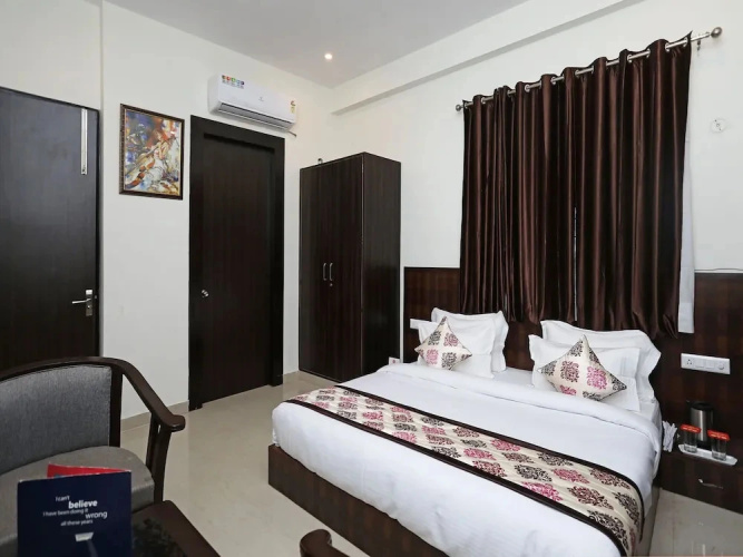 POP 92284 Hotel Prisha Inn