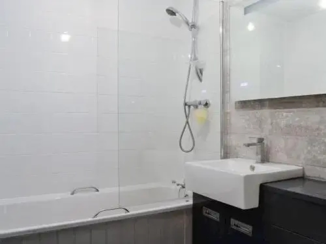 12a Elm Court