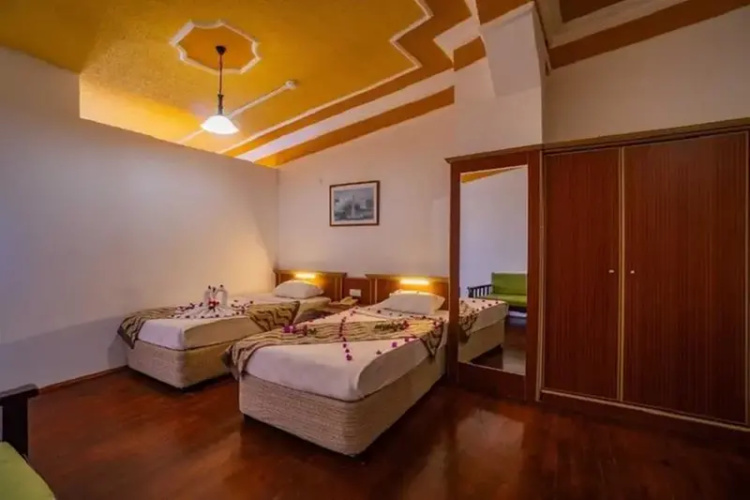 2 Bedrooms Family room