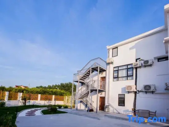 Manshu Garden Hostel