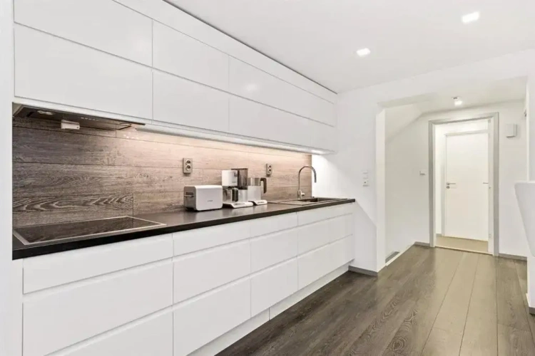 3 Bedrooms Apartment