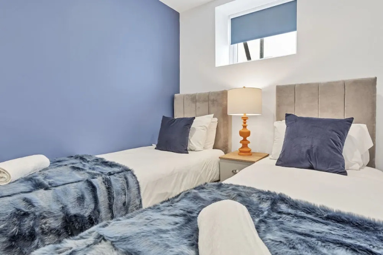 Right On : Bright On Apartment 1G | By My Getaways