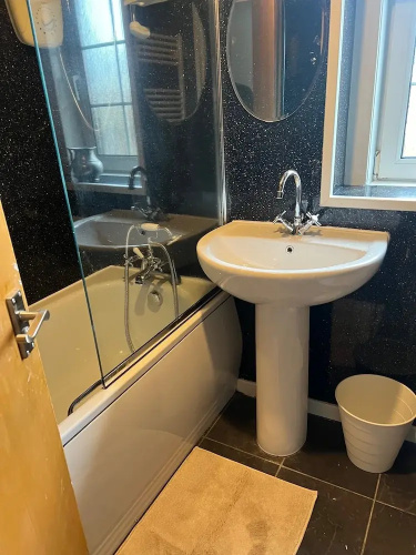 Cozy Gogarstone Cottage in Newbridge