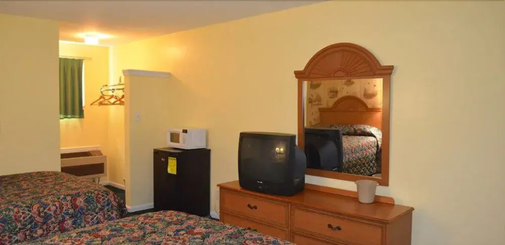 Paramount Motel