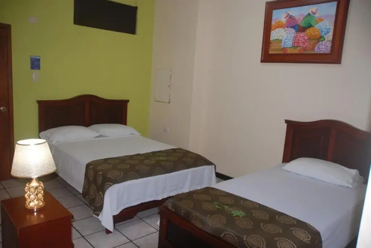 D’ Ruiz Hotel