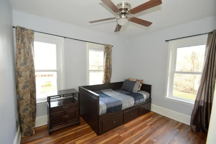 Broadway Cottage - Convenient Location!