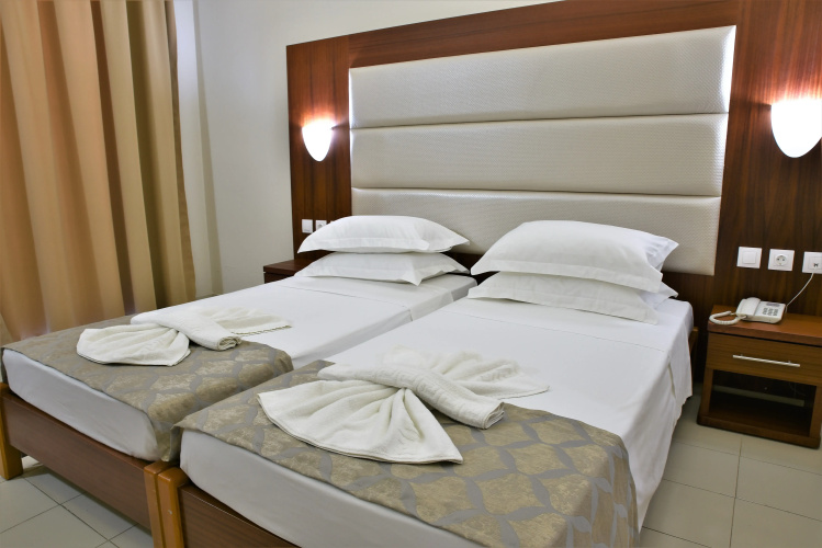 Euroxenia Marathon Hotel