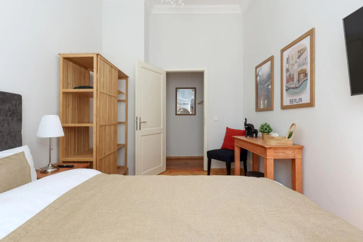 4 Personen Altbau nahe Kurfürstendamm