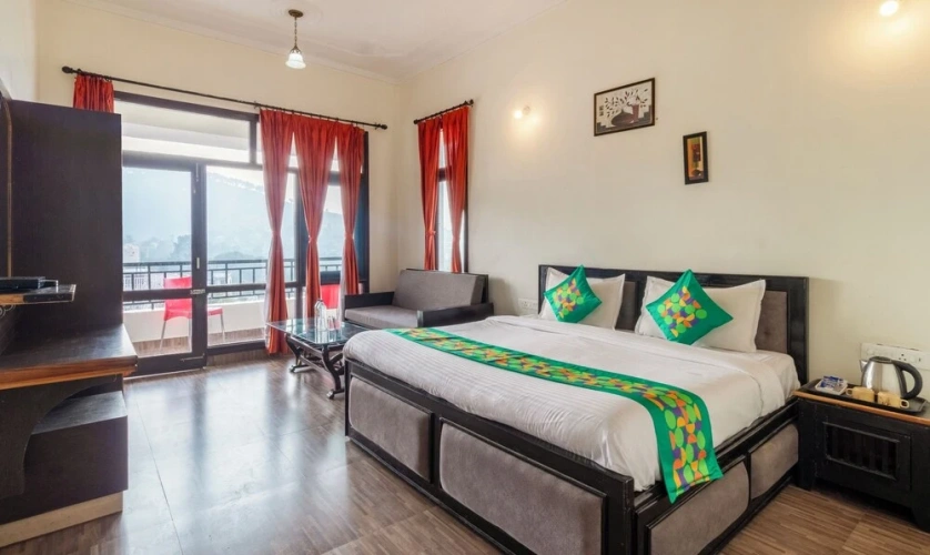 Standard room with balcony