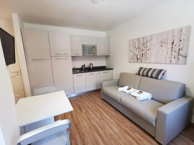 Hostdomus - Smart Tech Apartment