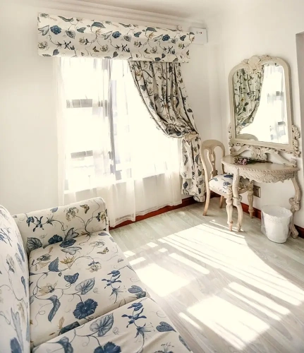 Standard Twin room with balcony