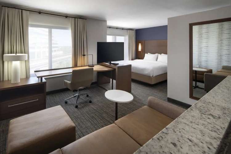 1 Bedroom Suite