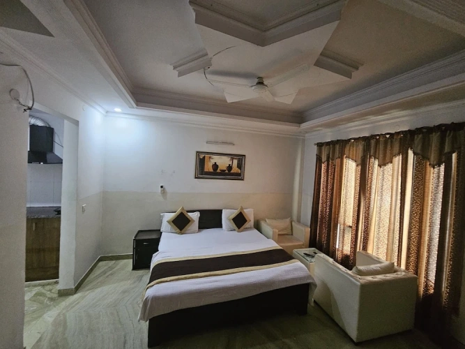 Luxury Single room with park view
