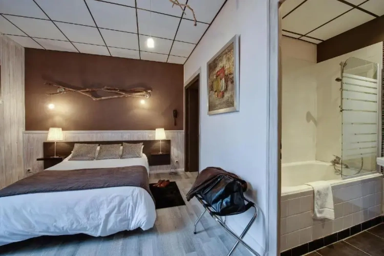Standard Triple room