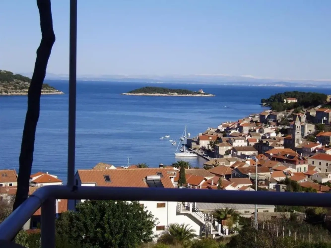 1 Bedroom Apartment with balcony and with sea view