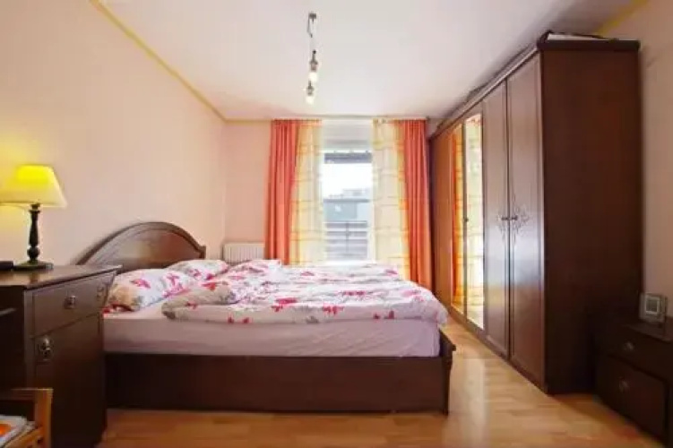 Private Apartment Relax Lincoln (4532)
