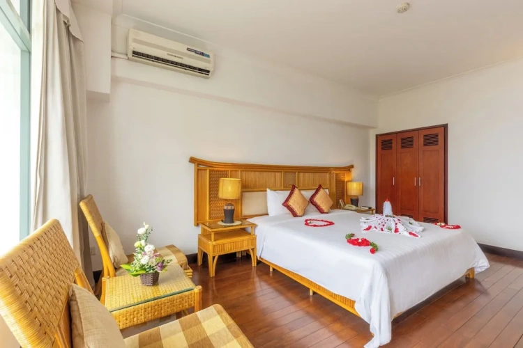 Deluxe room with lake view