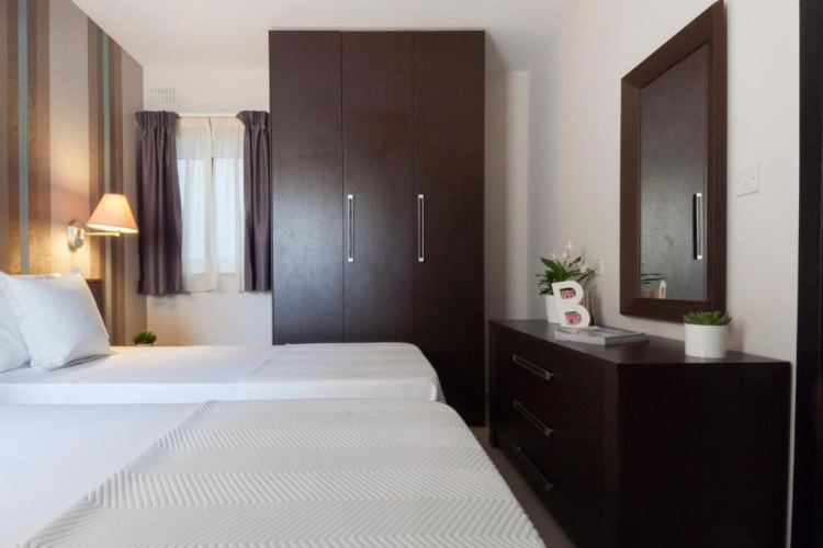 3 Bedrooms Apartment with sea view
