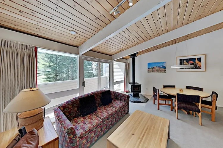 13tr18vy 2 Bedroom Condo