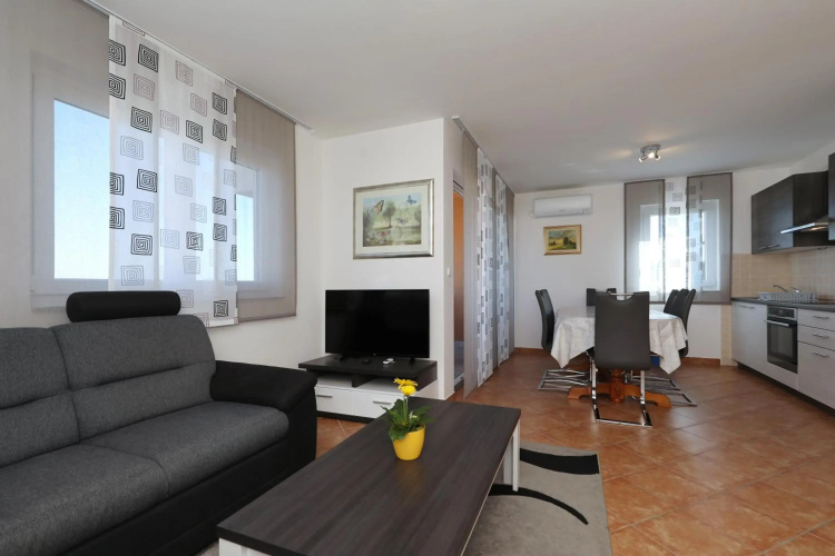 Apartment Dora