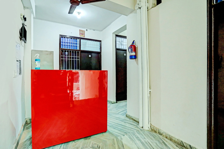 Goroomgo Raj hotel vip Noida