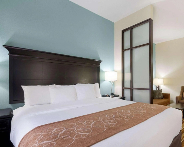 Comfort Suites Topeka Northwest